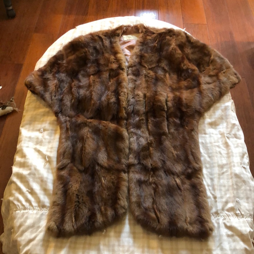 Vintage Mink Stole 34 inches can be converted 28 inches, 19 in across shoulders